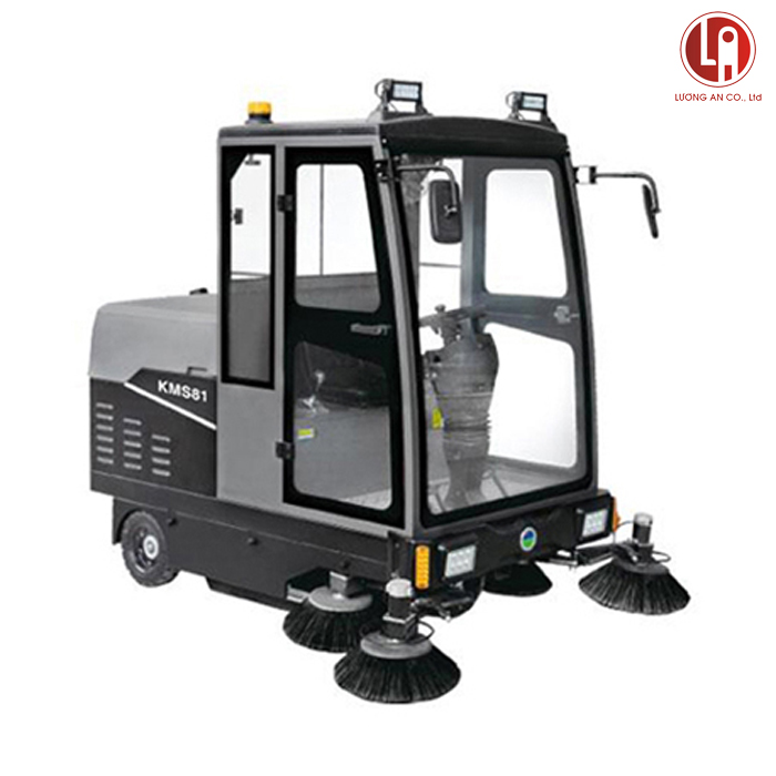 Xe quét đường công nghiệp ngồi lái Kumisai KMS-81